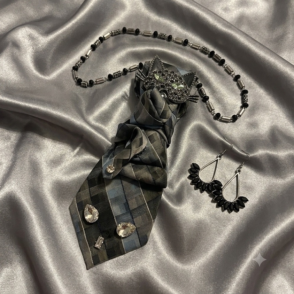 Van Heusen Upcycled Plaid Tie Cat Necklace & Earrings Set Rhinestone Grey Blue